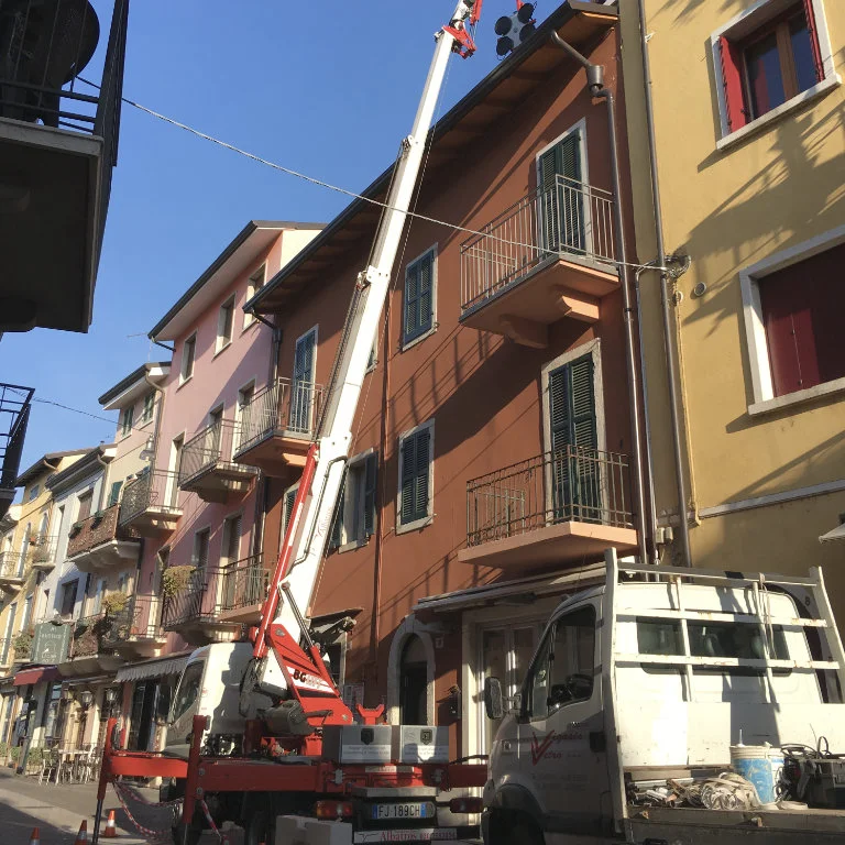 mini-celtnis bglift t250 fotogrāfijas