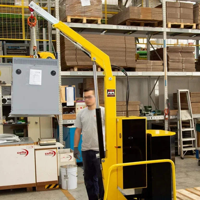 grua-de-oficina-com-contrapeso axa-flexlifting 01b2se fotos