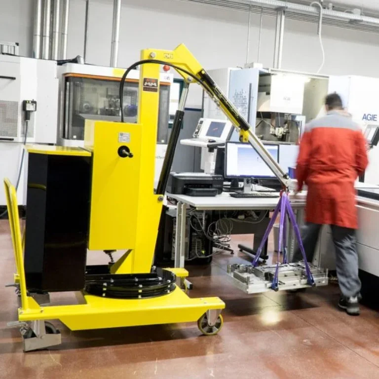 grua-de-oficina-com-contrapeso axa-flexlifting 01b2se fotos