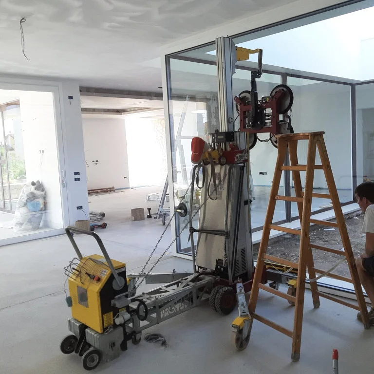 телескопические-грузовые-подъемники golia magnum фотографии