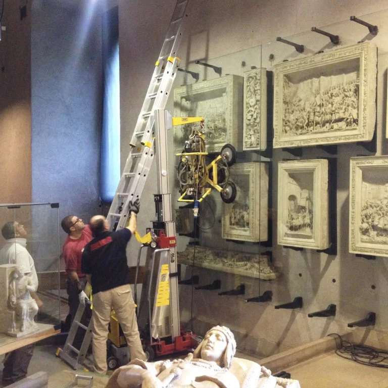 телескопические-грузовые-подъемники golia magnum фотографии