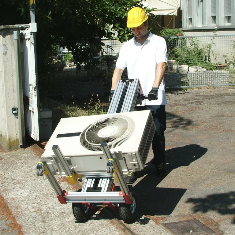 телескопические-грузовые-подъемники golia 2300 фотографии