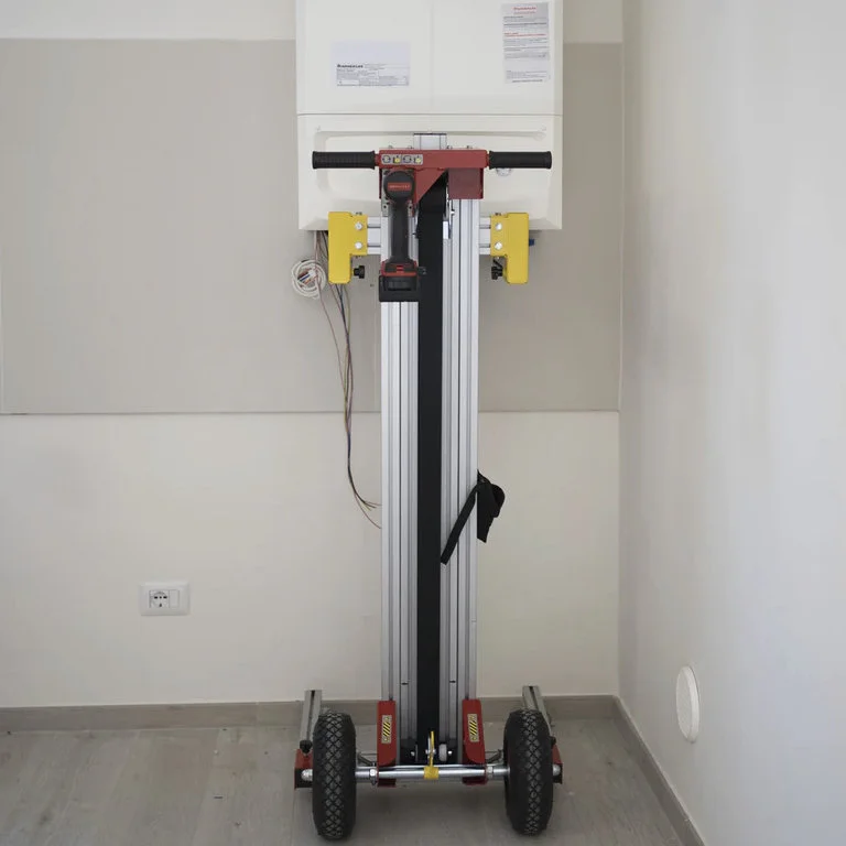 телескопические-грузовые-подъемники golia 2300 фотографии