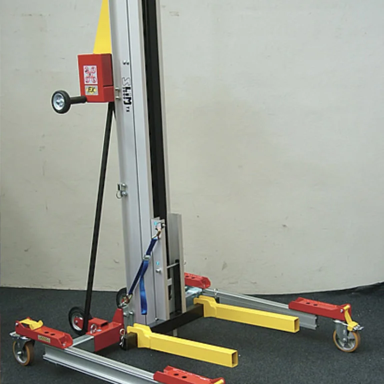 телескопические-грузовые-подъемники golia slim-3000ts фотографии