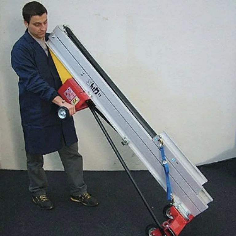 телескопические-грузовые-подъемники golia slim-3000ts фотографии