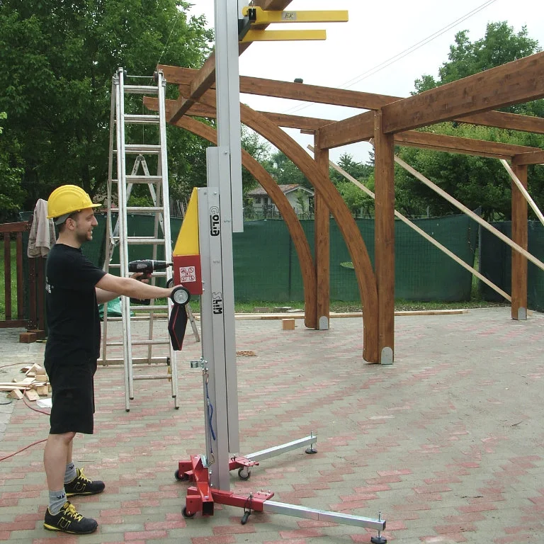 телескопические-грузовые-подъемники golia slim-5400ts фотографии