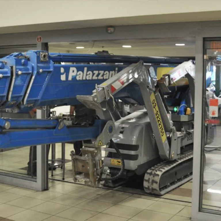 гусеничный-коленчатый-подъемник palazzani tsj27 фотографии