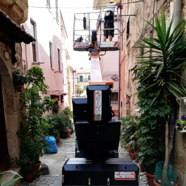 гусеничный-телескопический-подъемник almac jibbi-1270-evo фотографии