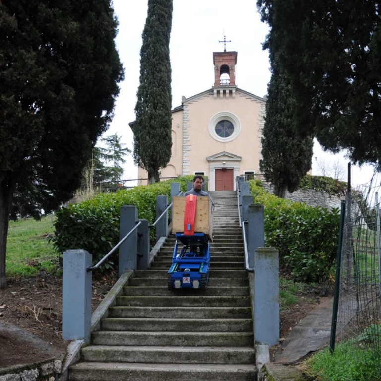 kāpurķēžu-kāpņu-kāpēja pianoplan 600j-speedy-horizontal fotogrāfijas