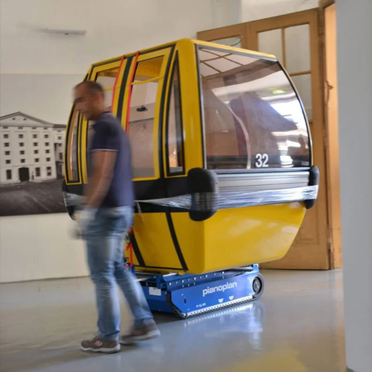 kāpurķēžu-kāpņu-kāpēja pianoplan 600j-speedy-horizontal fotogrāfijas