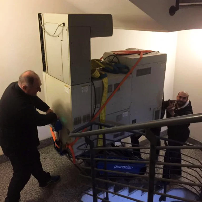 kāpurķēžu-kāpņu-kāpēja pianoplan 600j-speedy-horizontal fotogrāfijas