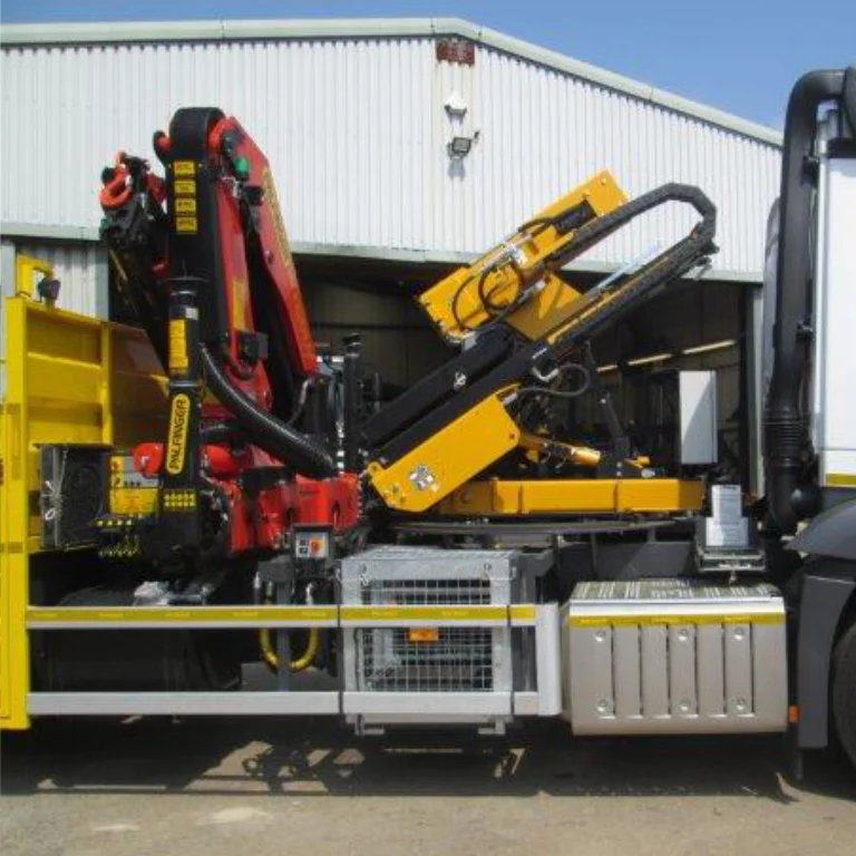 hincaposte-montada-en-camión orteco basic-750j fotos