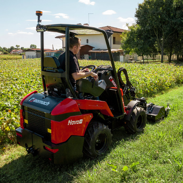 minicargadora-articulada neomach nova-x30 fotos