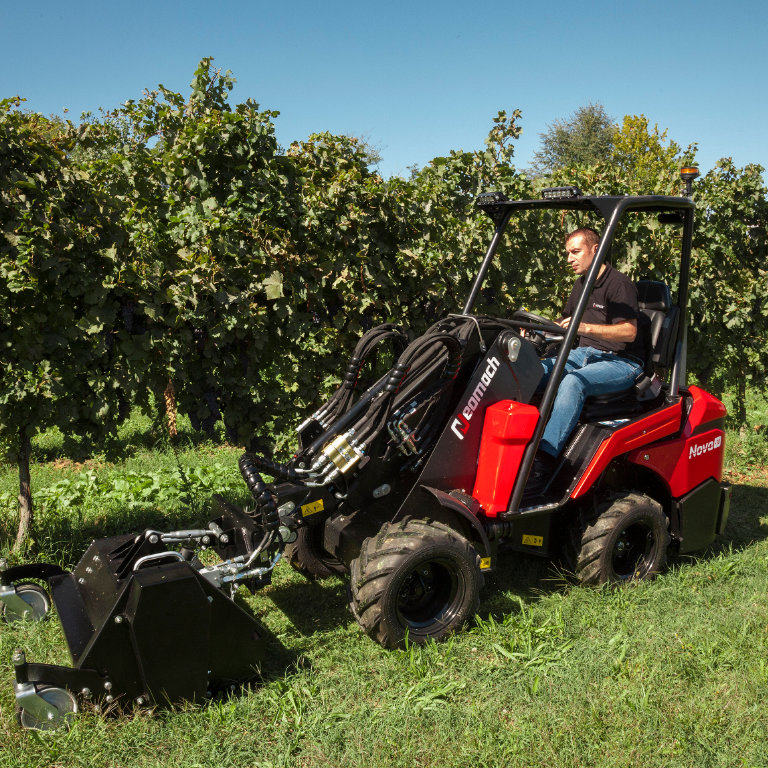 универсальный-мини-погрузчик neomach nova-x40 фотографии