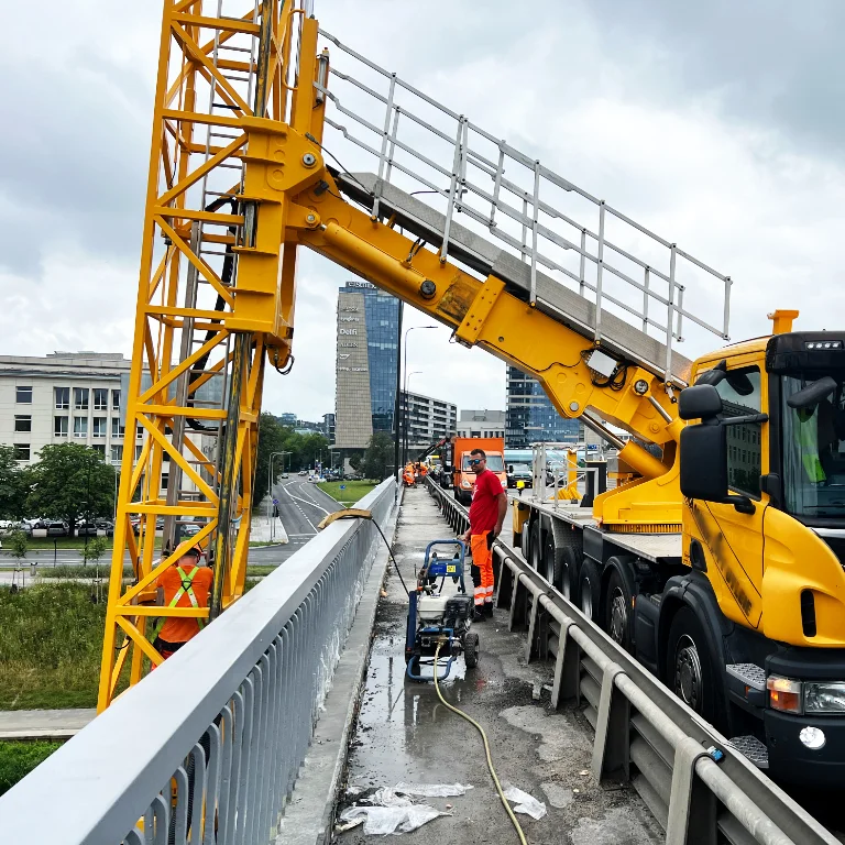 by-bridge-platforma moog mbi-180 fotos