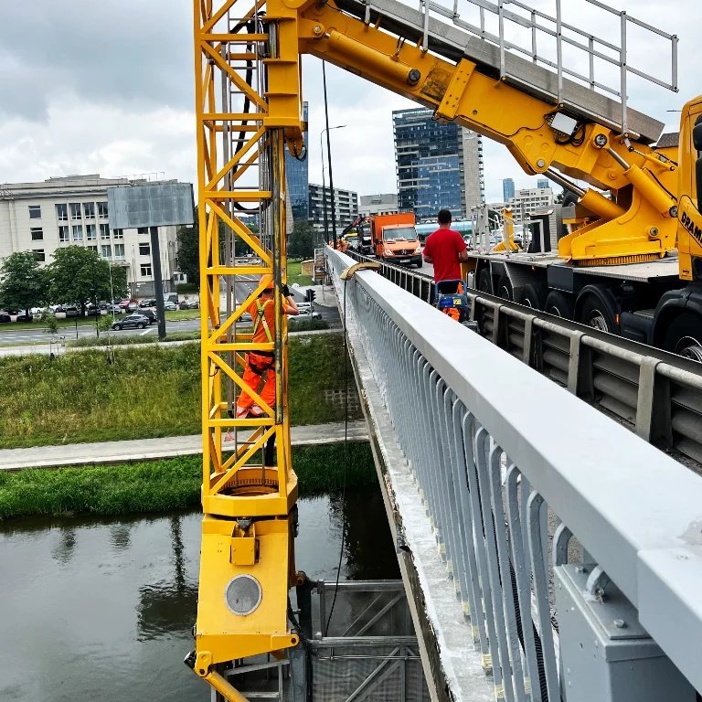 by-bridge-platforma moog mbi-180 fotos