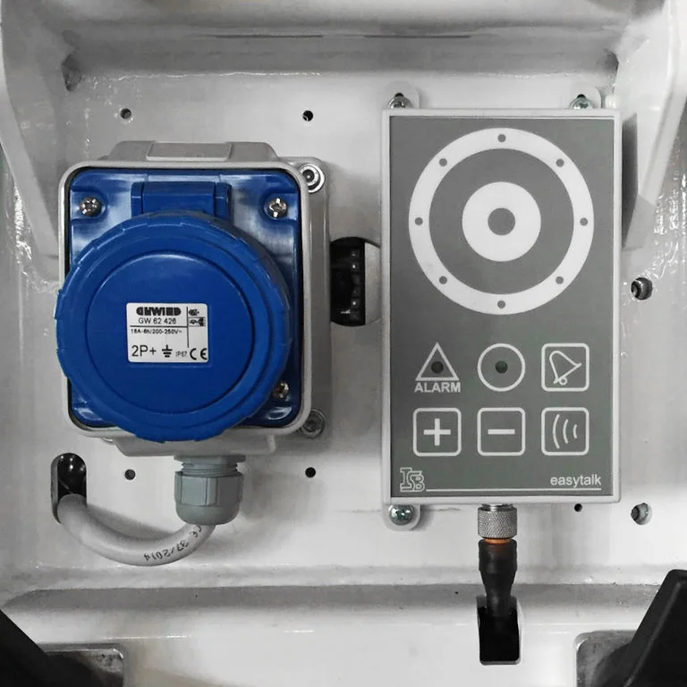 гусеничный-коленчатый-подъемник palazzani interphonic photo