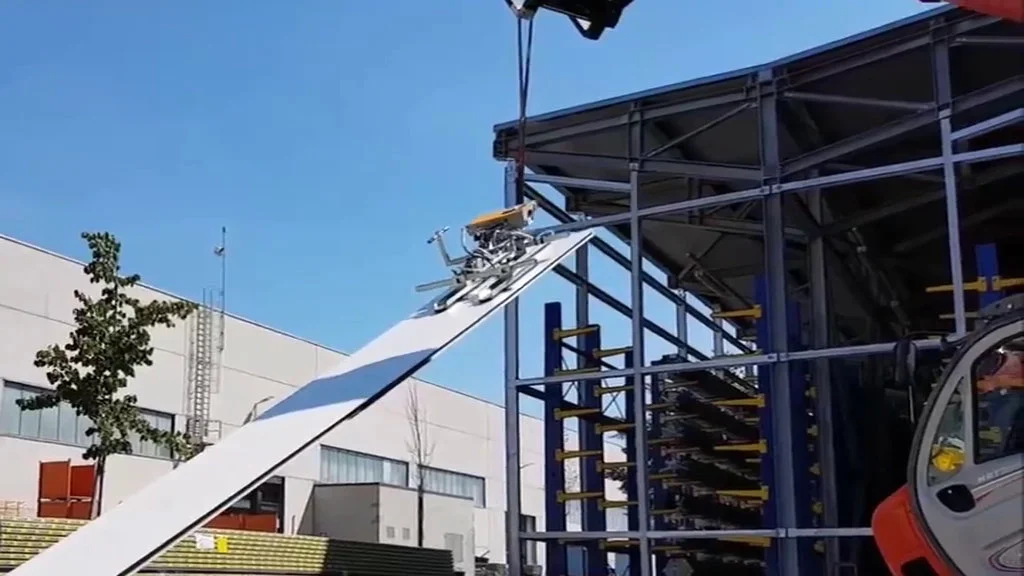 Video CL1-6 vaakumtõstuk paneelidele, tööl